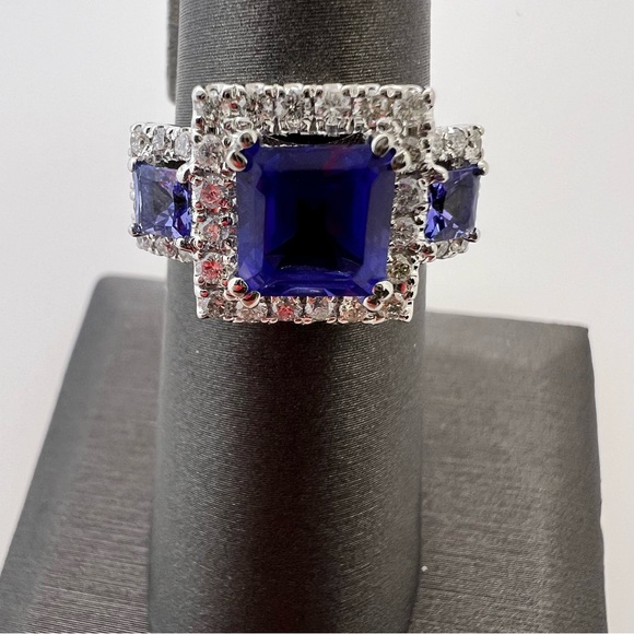 14k White Gold Diamond & Tanzanite Ring - Picture 4 of 8